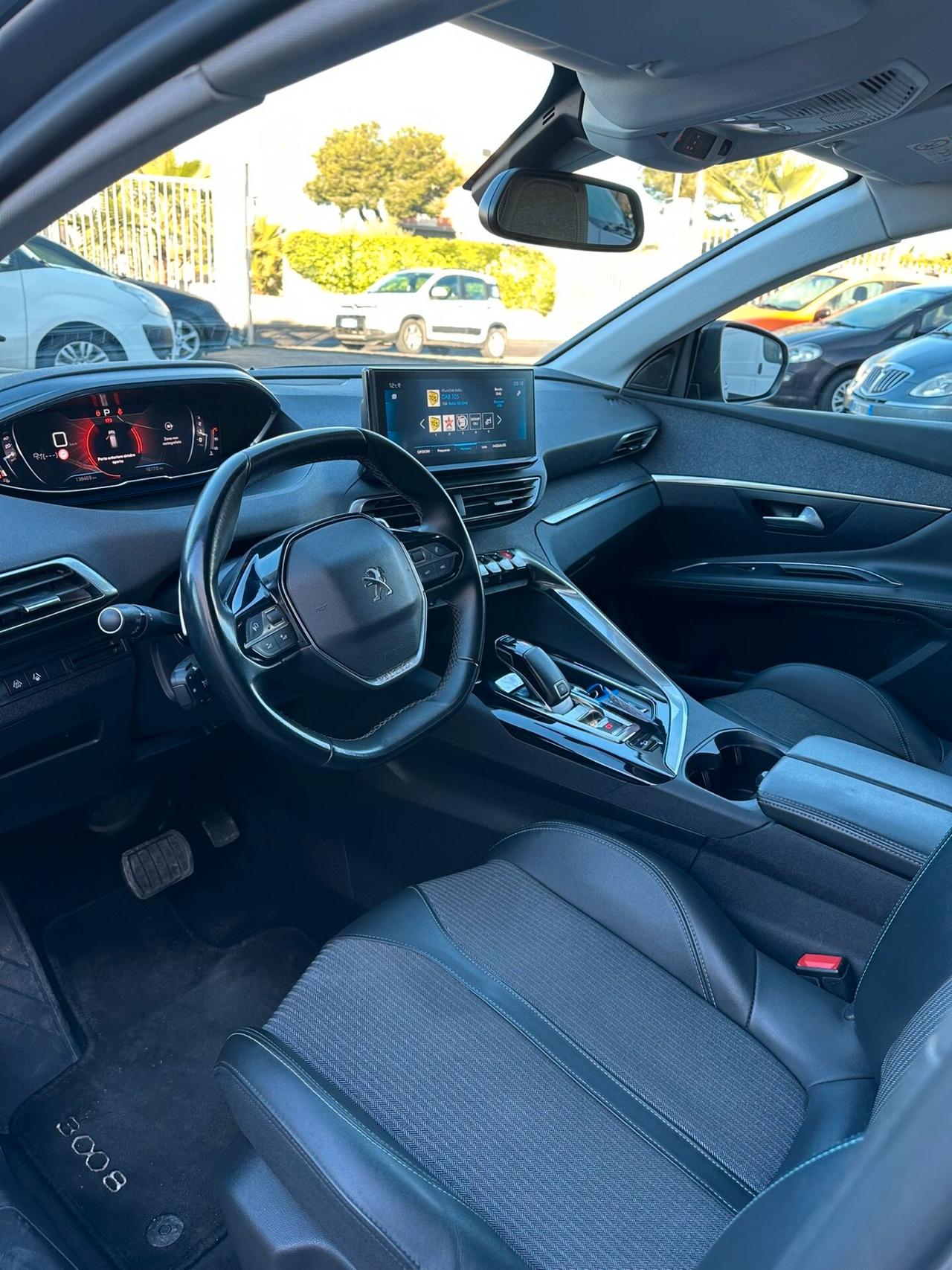 Peugeot 3008 BlueHDi 130 S&S EAT8 Allure