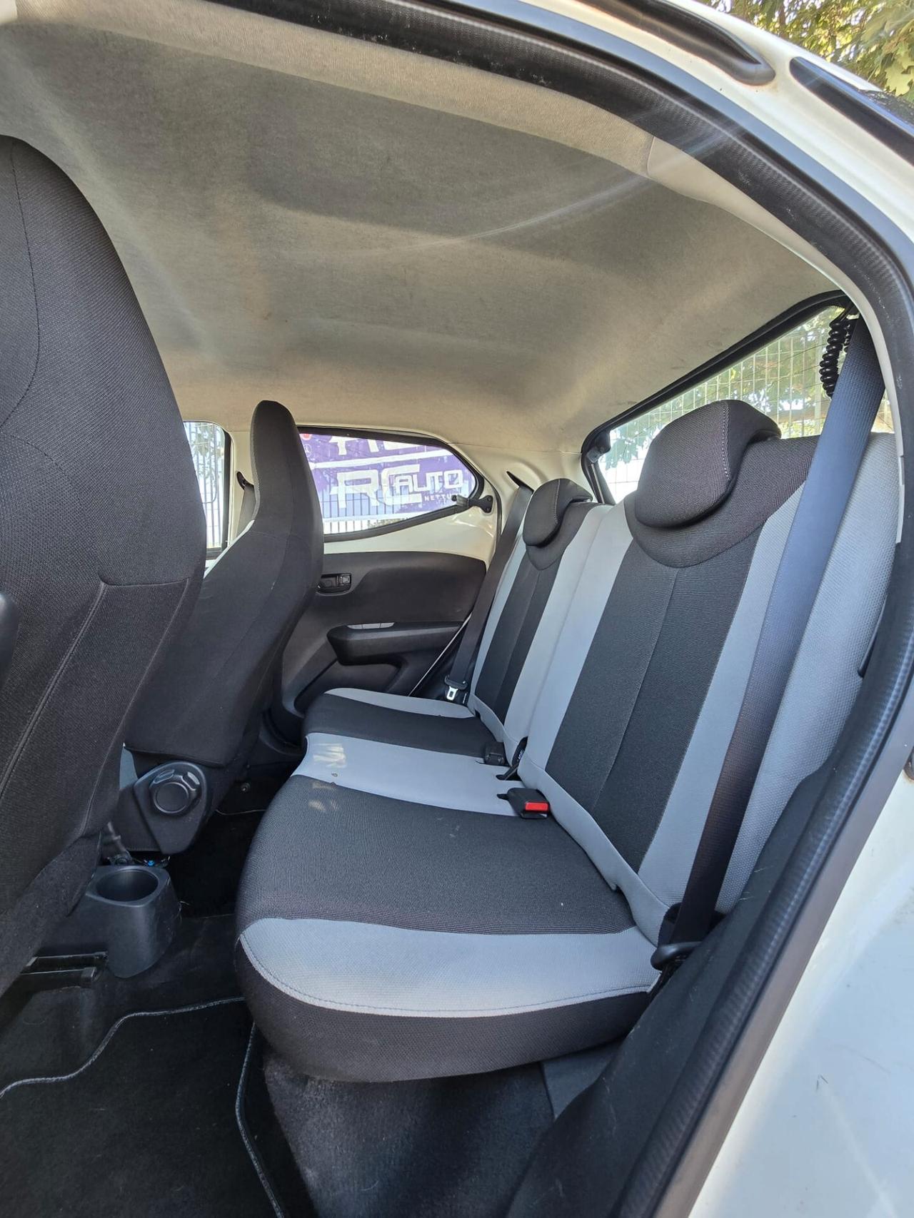 Toyota Aygo 1.0 VVT-i 69 CV 5 porte x-clusiv