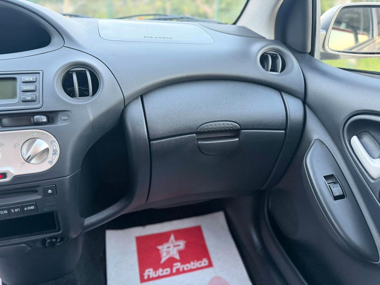 Toyota Yaris 1.4 D-4D 5 porte Sol OK NEOPATENTATI