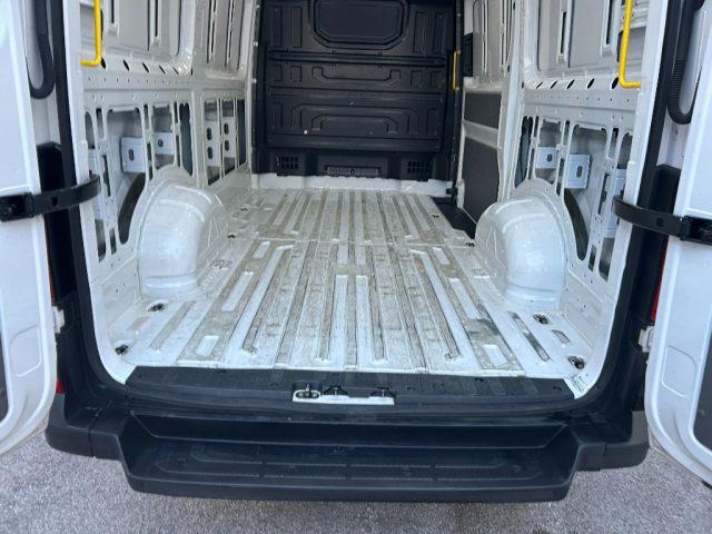 VOLKSWAGEN Crafter 30 2.0 TDI 140CV PM-TA Furgone Logistic