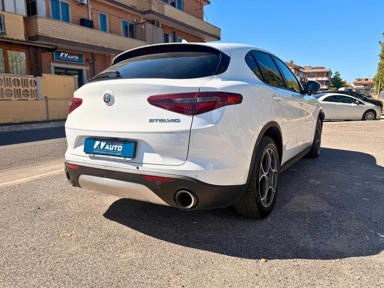 Alfa Romeo Stelvio 2.2 Turbodiesel 160 CV AT8 RWD Sport-Tech