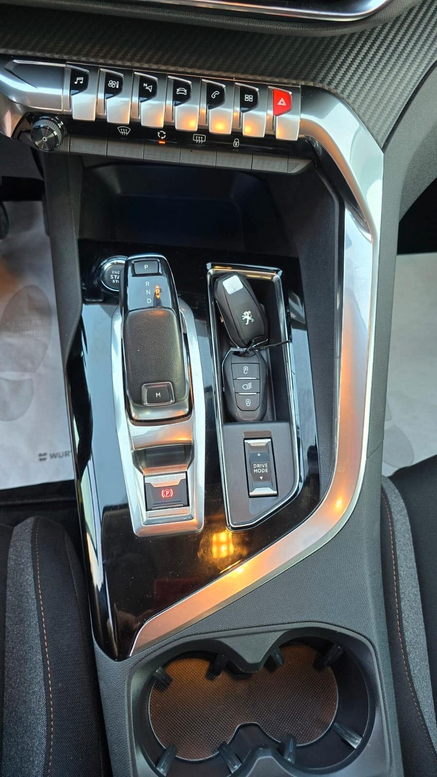 Peugeot 3008 BlueHDi 130 S&S EAT8 Active Pack