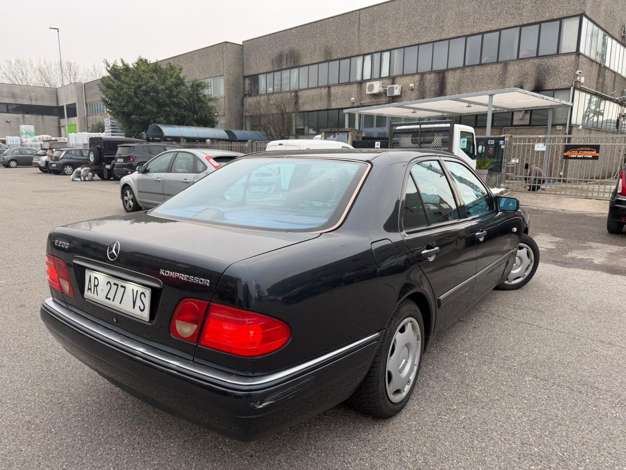 MERCEDES E200 2.0 BENZ-GPL ASI-STORICO 92.000KM