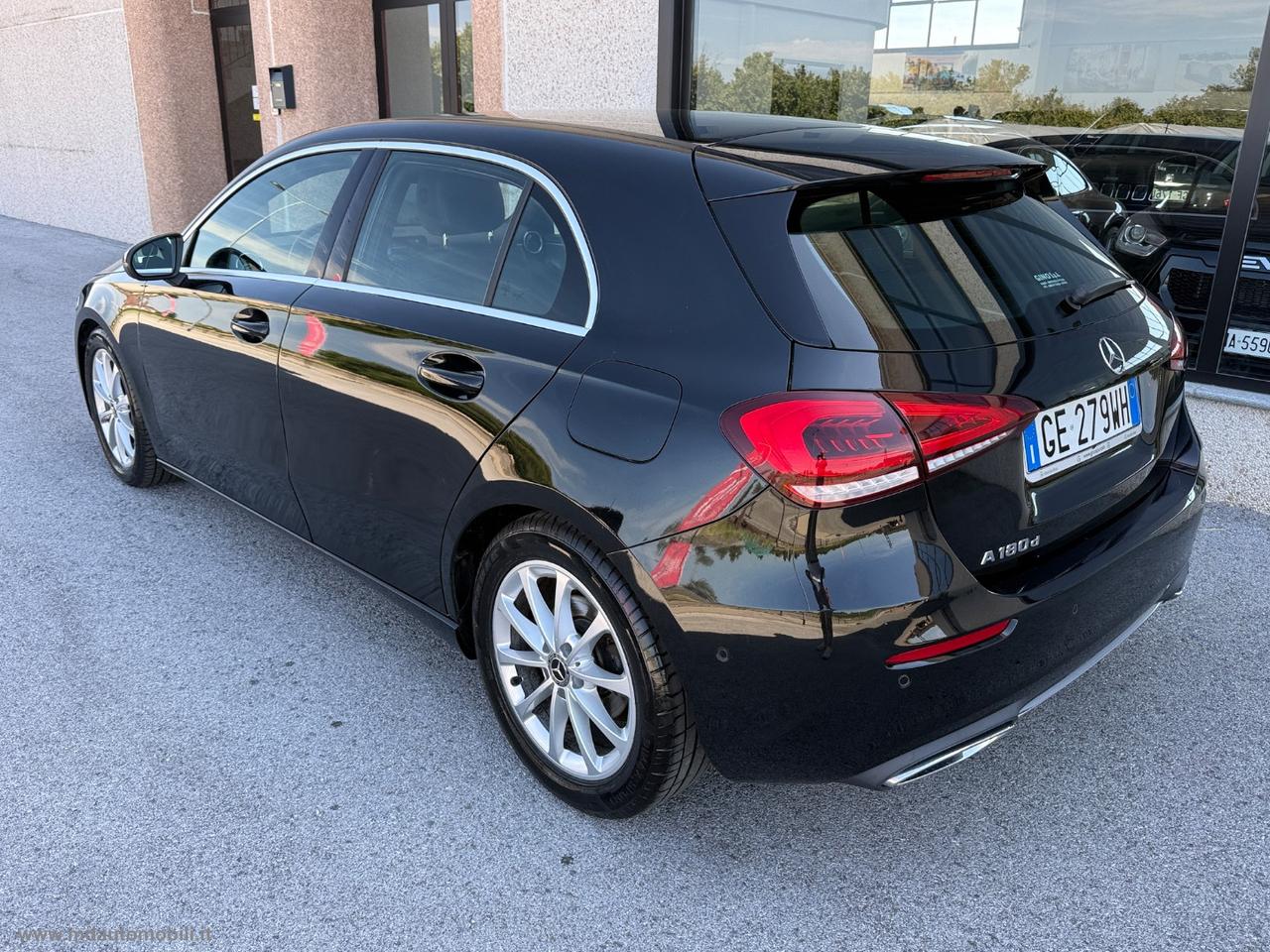 MERCEDES-BENZ A 180 d Automatic Sport CAMERA NAVI