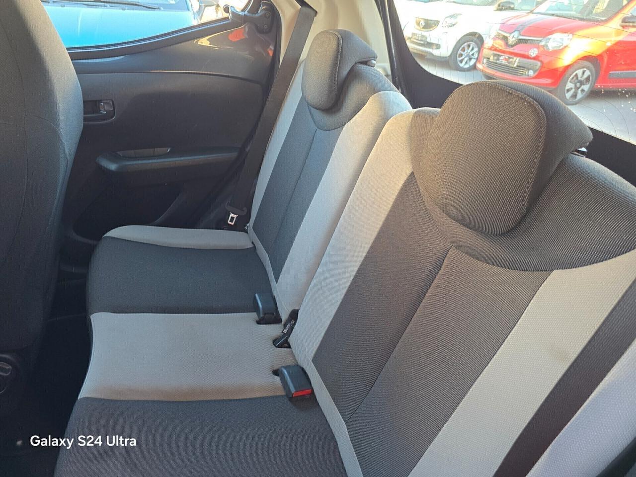 Toyota Aygo 1.0 VVT-i 69 CV 5 porte x-cool