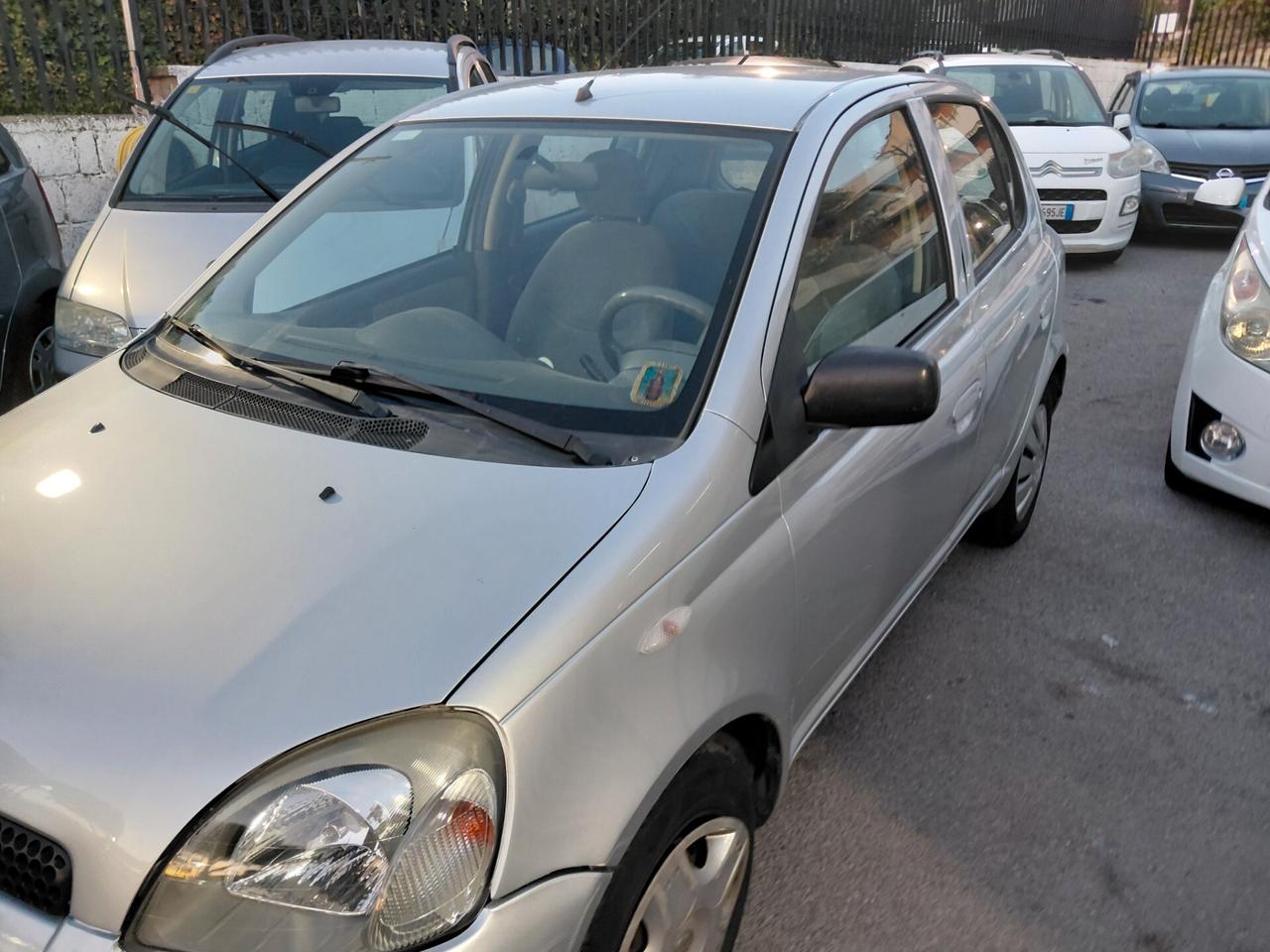 Toyota Yaris 1.0i 16V cat 5 porte