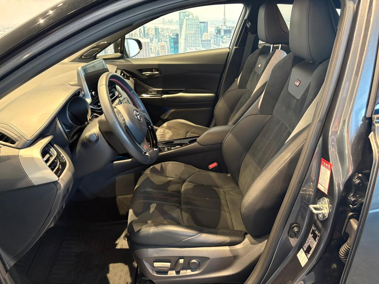 Toyota C-HR 2.0 Hybrid E-CVT GR Sport
