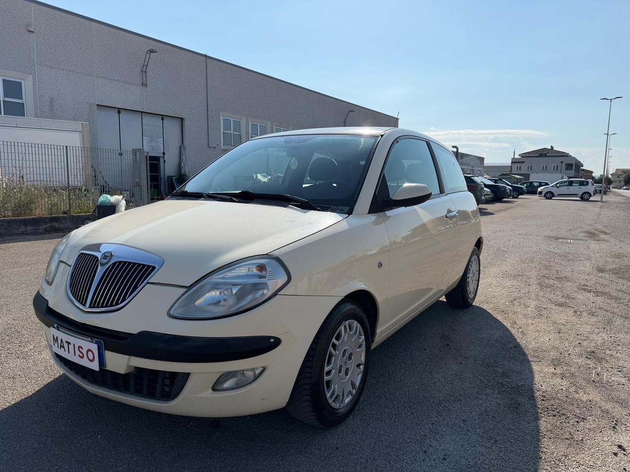 Lancia Ypsilon