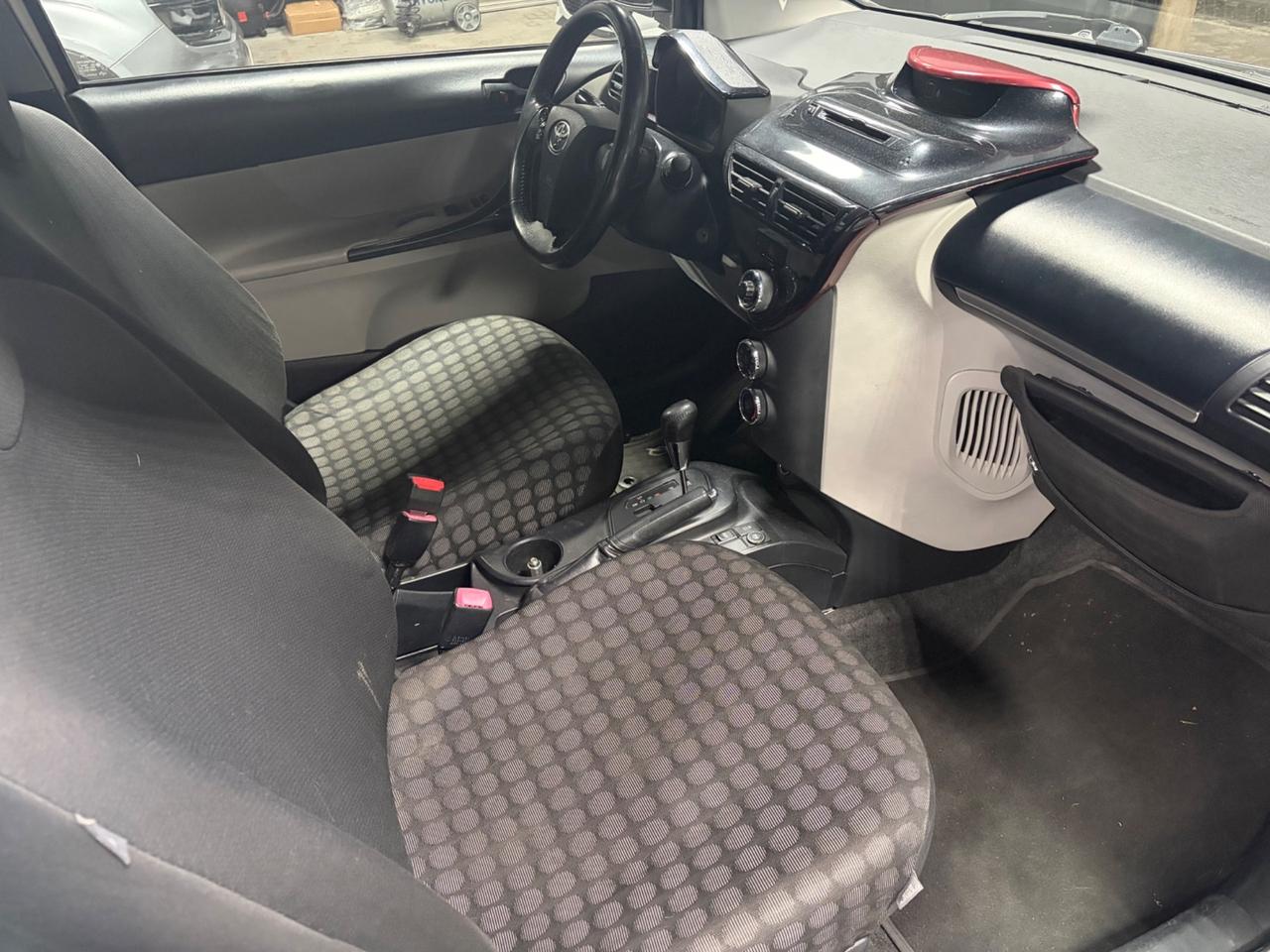 Toyota iQ AUTOMATICA. GPL. Motore RIGENERATO