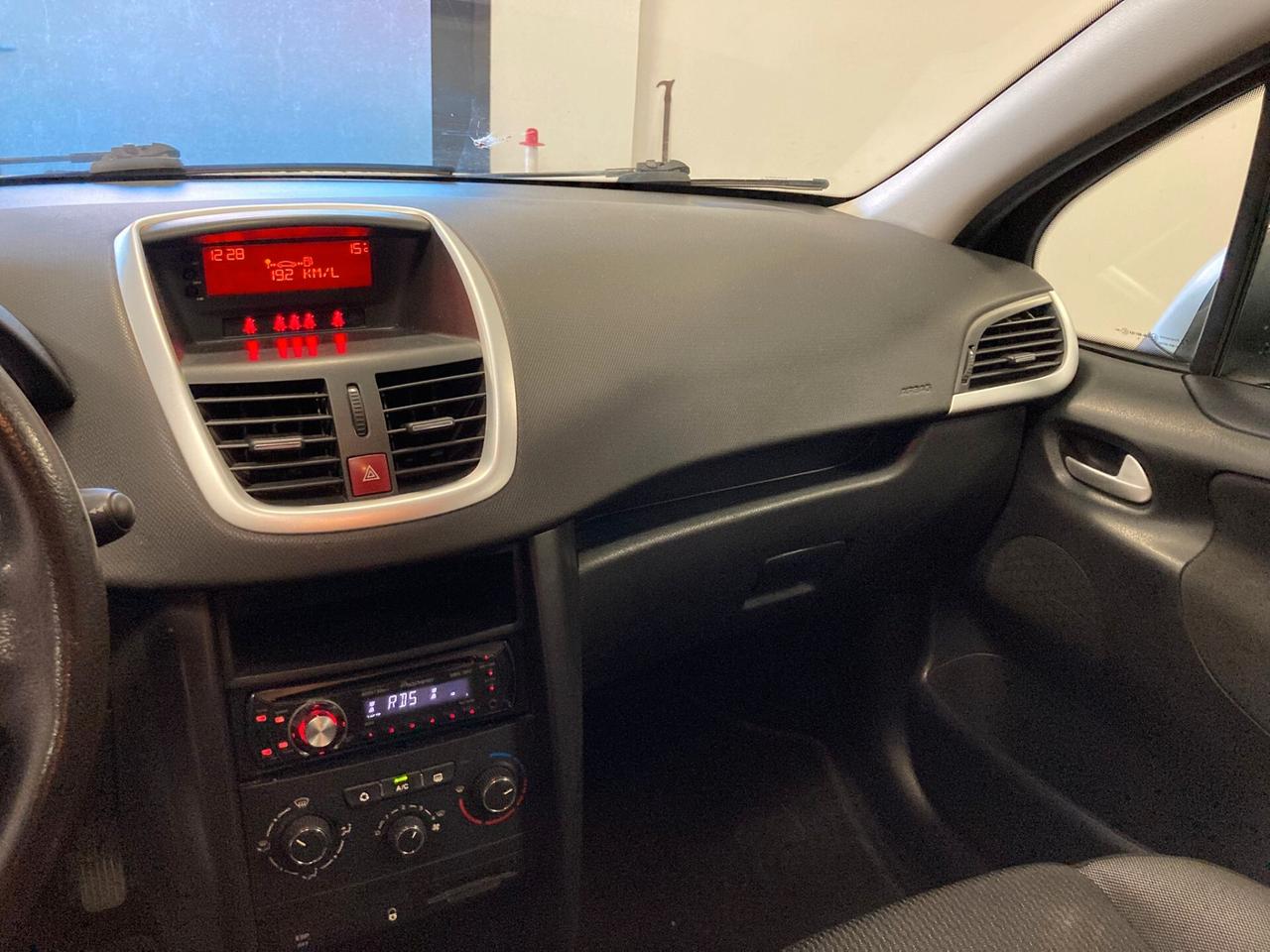 Peugeot 207 1.6 8V HDi 93CV SW X Line