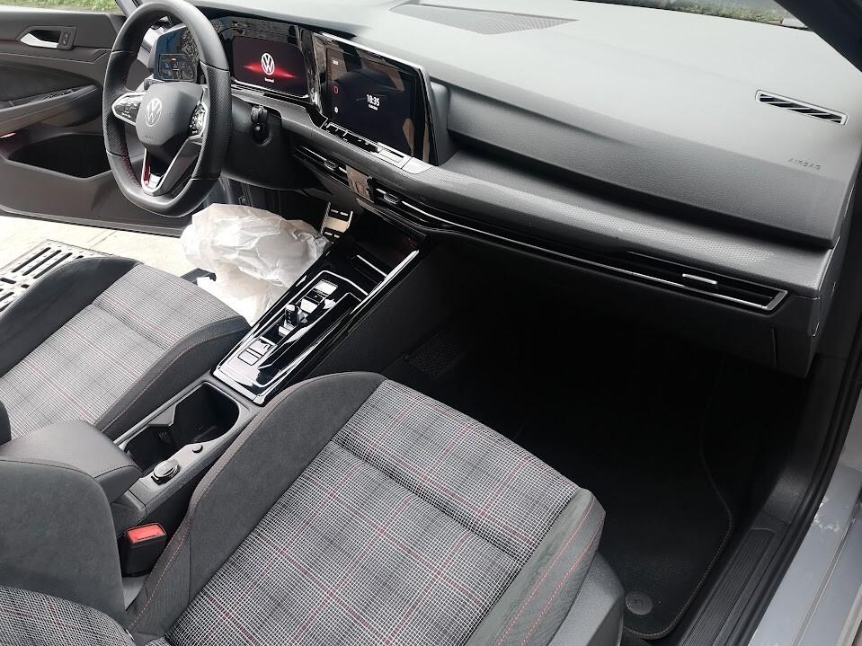 Volkswagen Golf GTI 2.0 TSI DSG Fari MATRIX