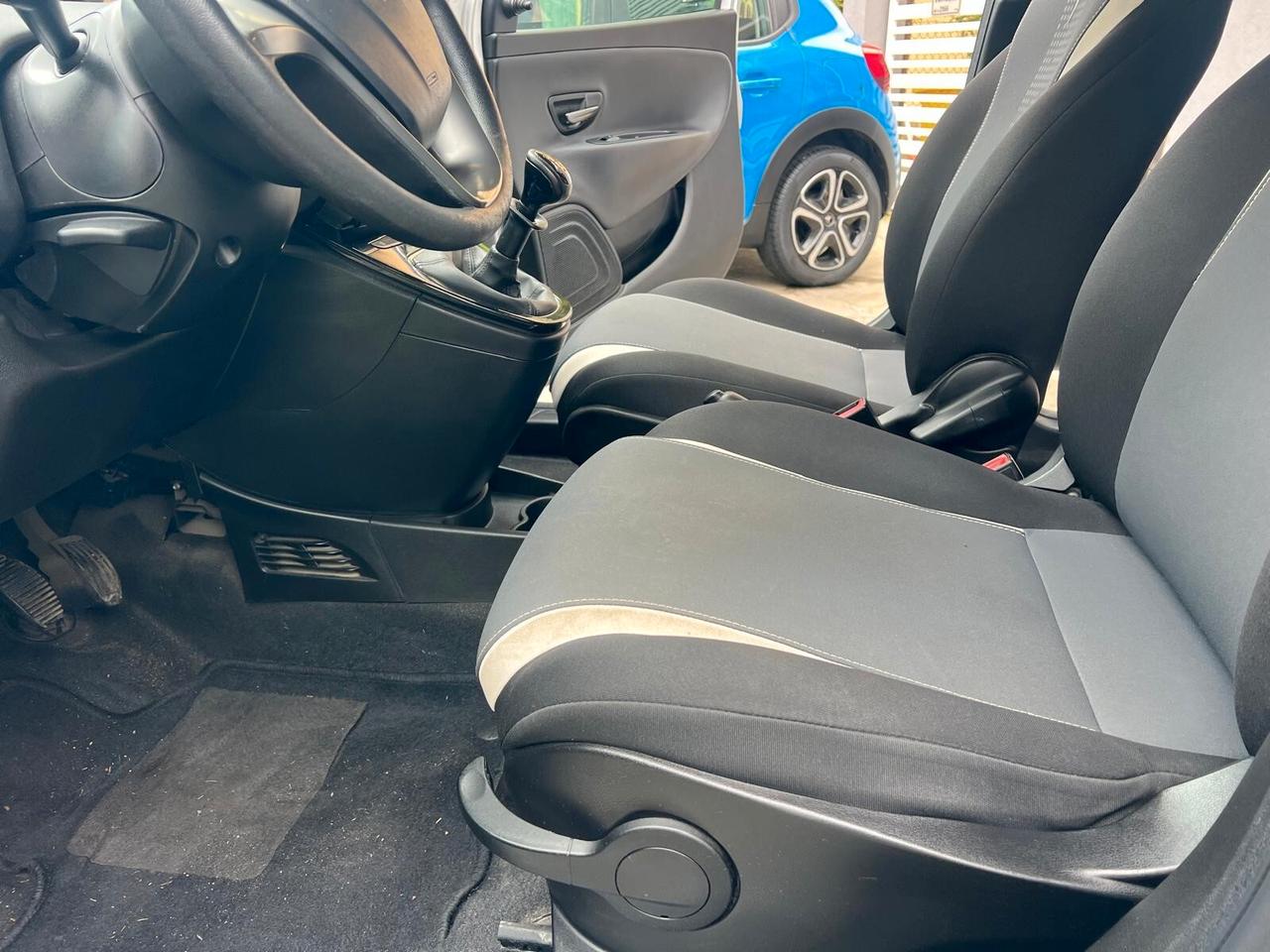 LANCIA YPSILON 1.2 69cv 5p SILVER NEOPATENTATI