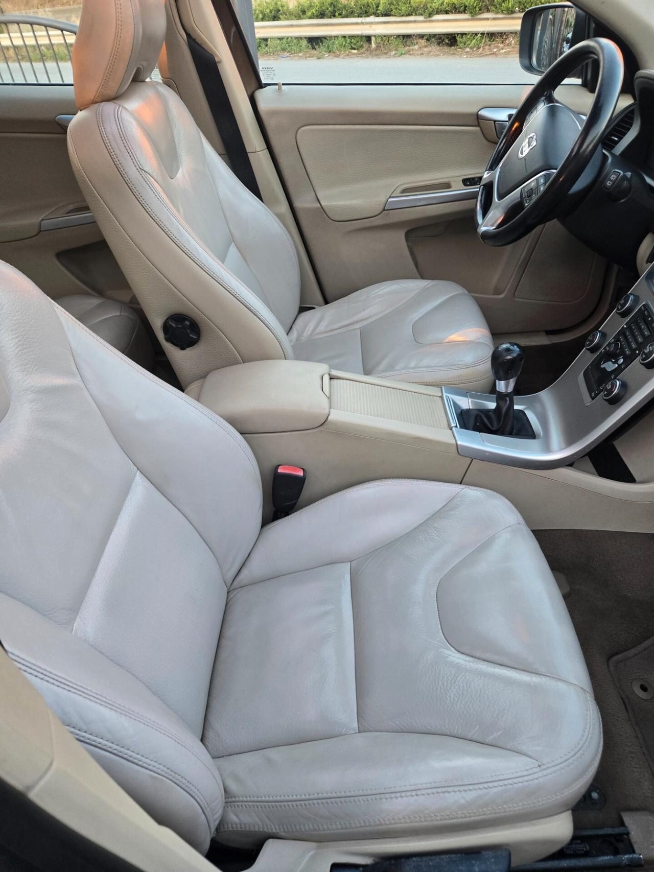 Volvo XC 60 XC60 D5 AWD Momentum