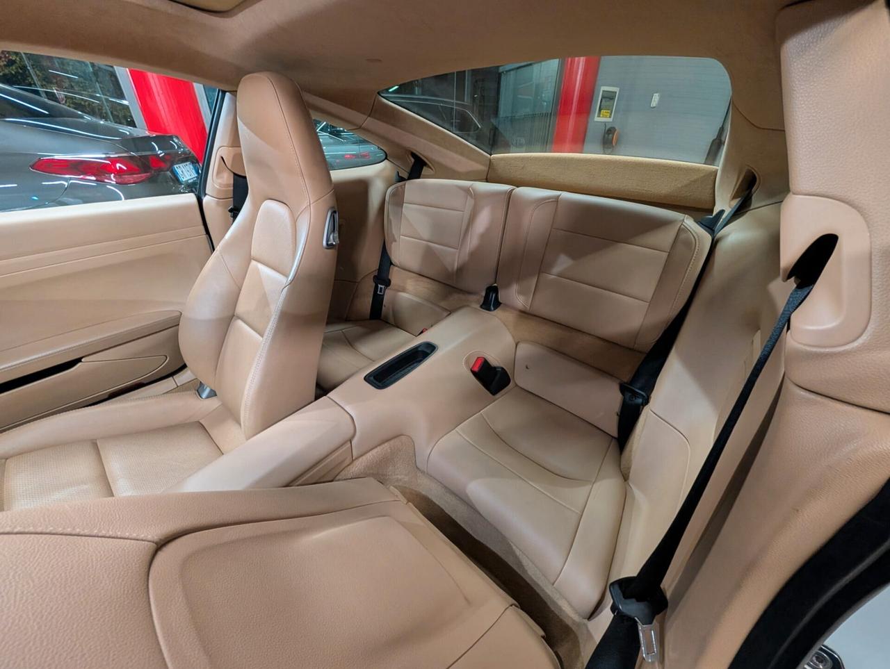 Porsche 911 3.4 Carrera 4 Coupé