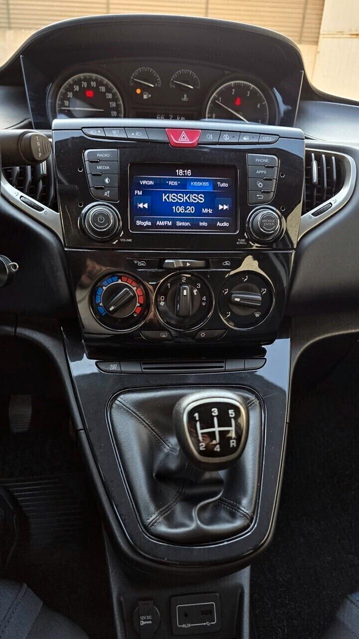 Lancia Ypsilon 1.3 MJT 95CV S&S GOLD