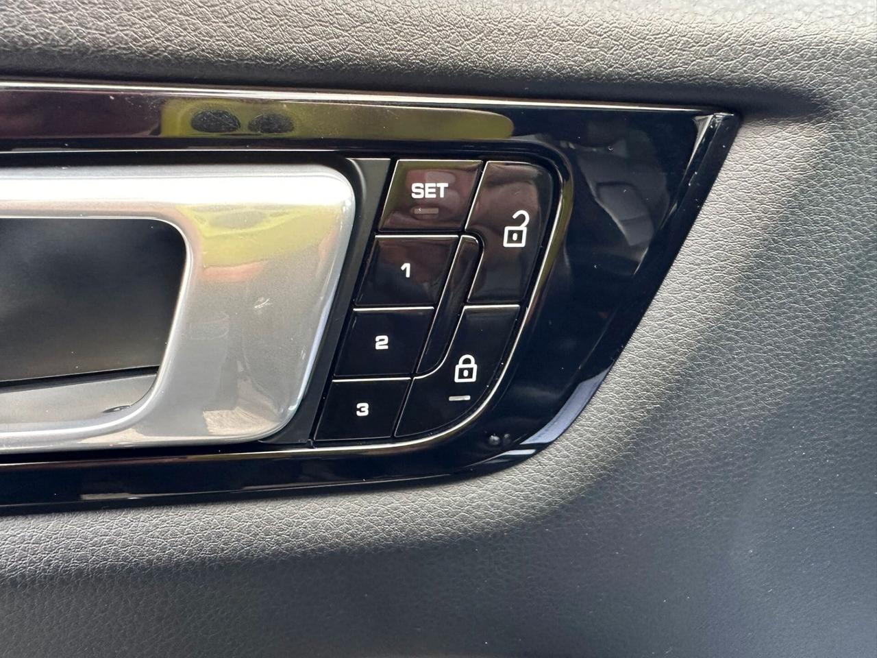 PORSCHE CAYENNE COUPE 3.0 V6 340CV IVA UNIPRO BOOK SERVICE