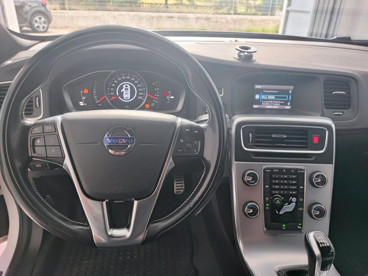 Volvo V60 D2
