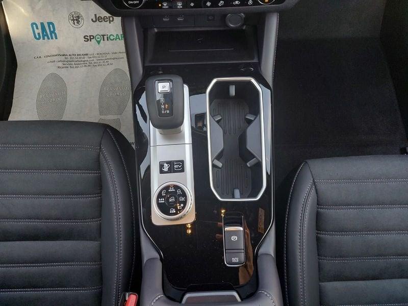Mitsubishi Outlander PHEV 2.4L PHEV INTENSE