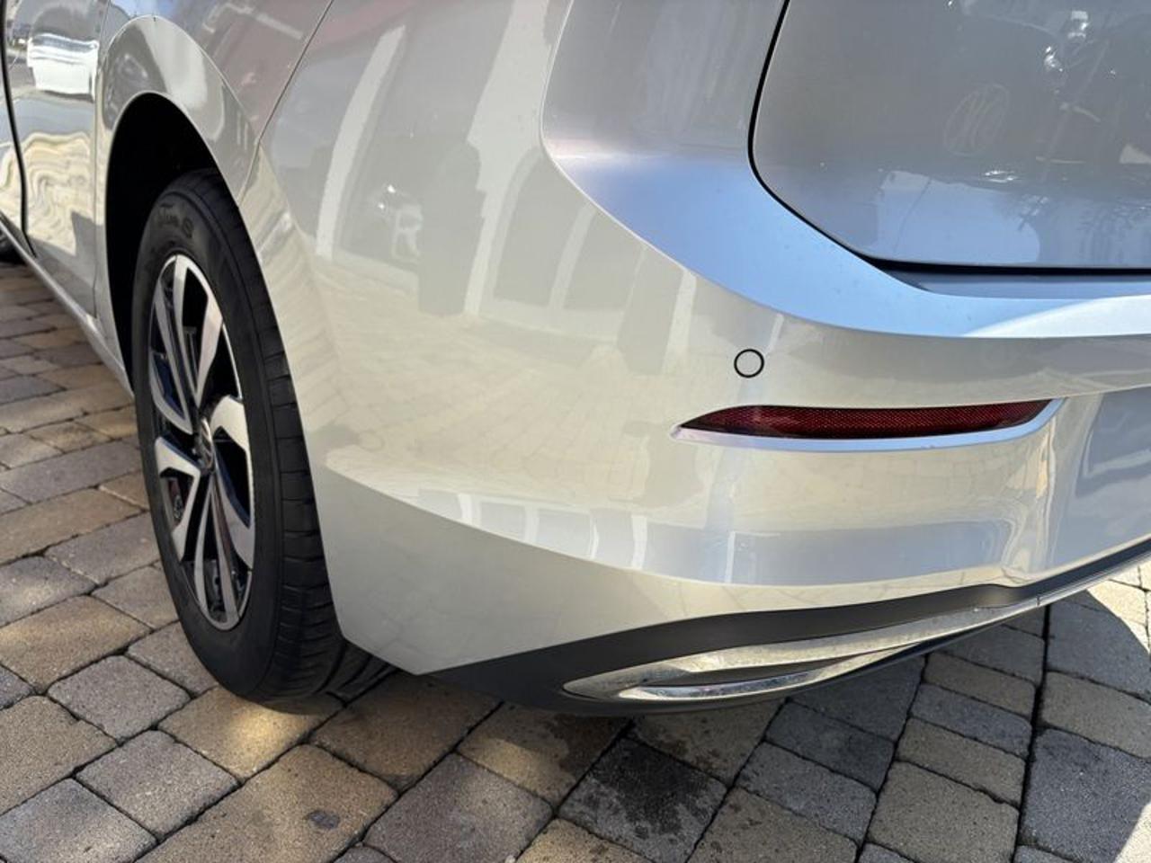 Volkswagen Golf 1.0 eTSI EVO DSG Active NAVI-LED-16"