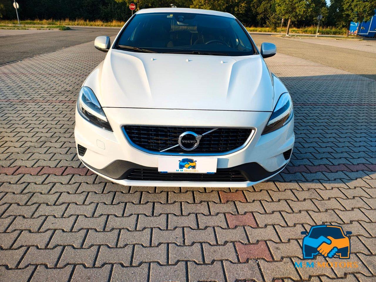 Volvo V40 2.0 d2 R-design Momentum my17