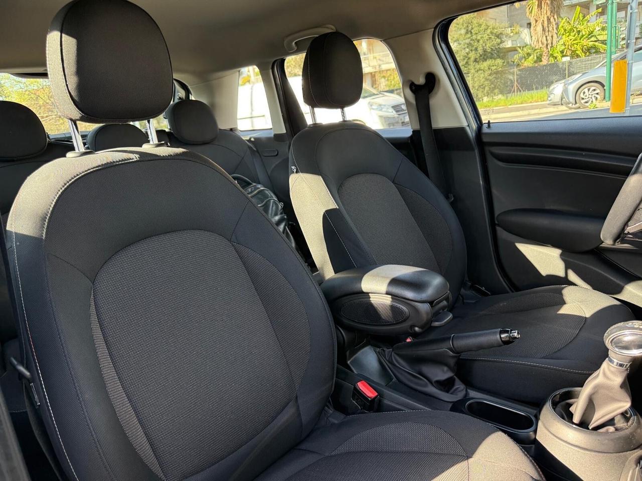 Mini Mini 1.5 Cooper D Business XL Aut. 5 porte Pdc
