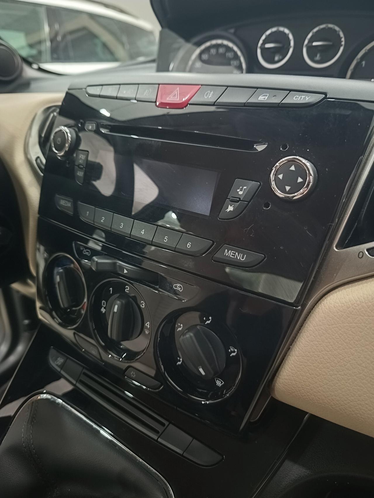 Lancia Ypsilon 1.2 69 CV 5 porte Gold