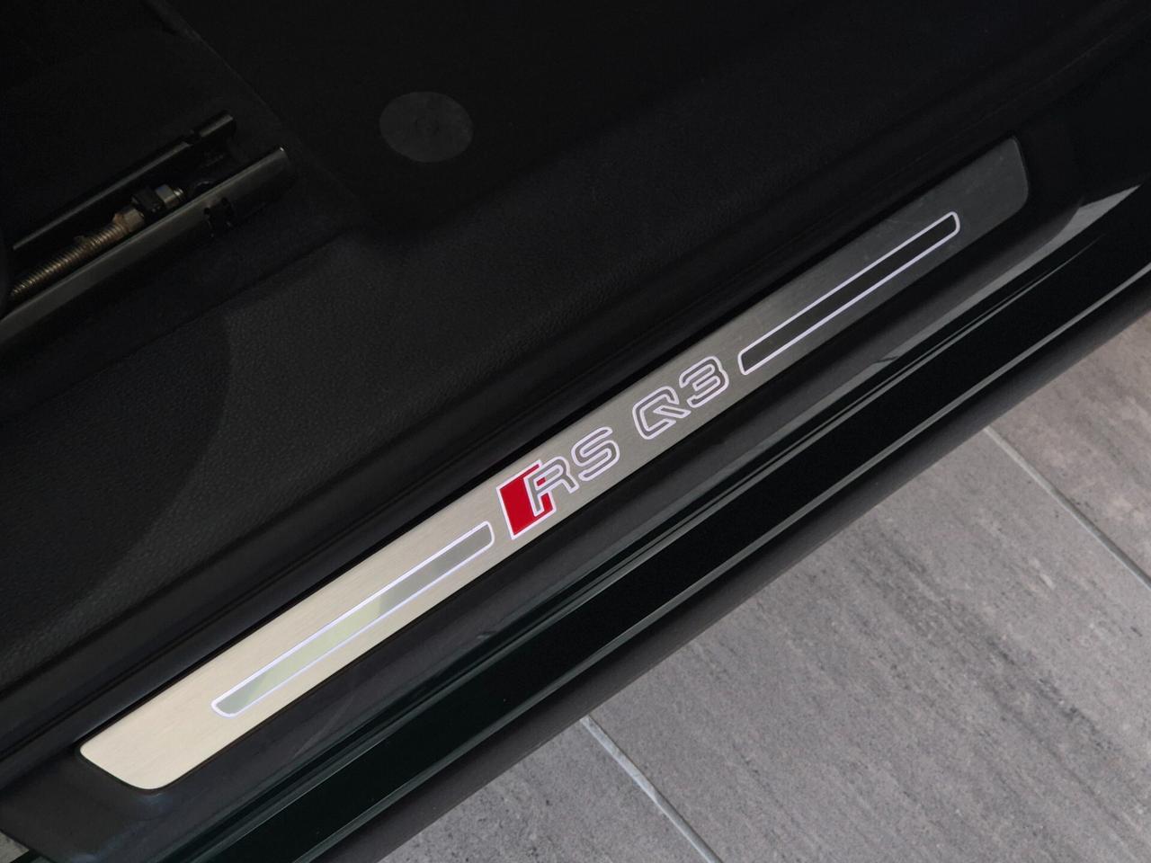 Audi Q3 RS quattro S tronic 2023 - FULL SERVICED