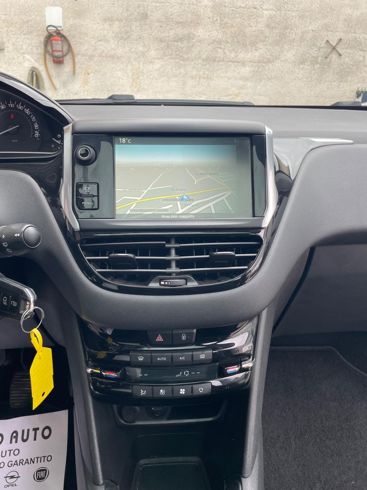 Peugeot 208 1.4 HDi 68 CV 5 porte Allure tetto nav gomme nuove