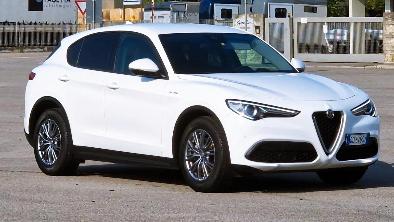 Alfa Romeo Stelvio 2.2 Turbodiesel 160 CV AT8 RWD Super