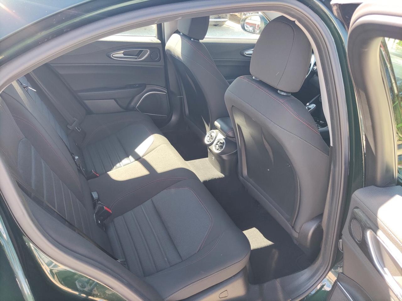 Alfa Romeo Giulia 2.0 Turbo 200 CV AT8 Business