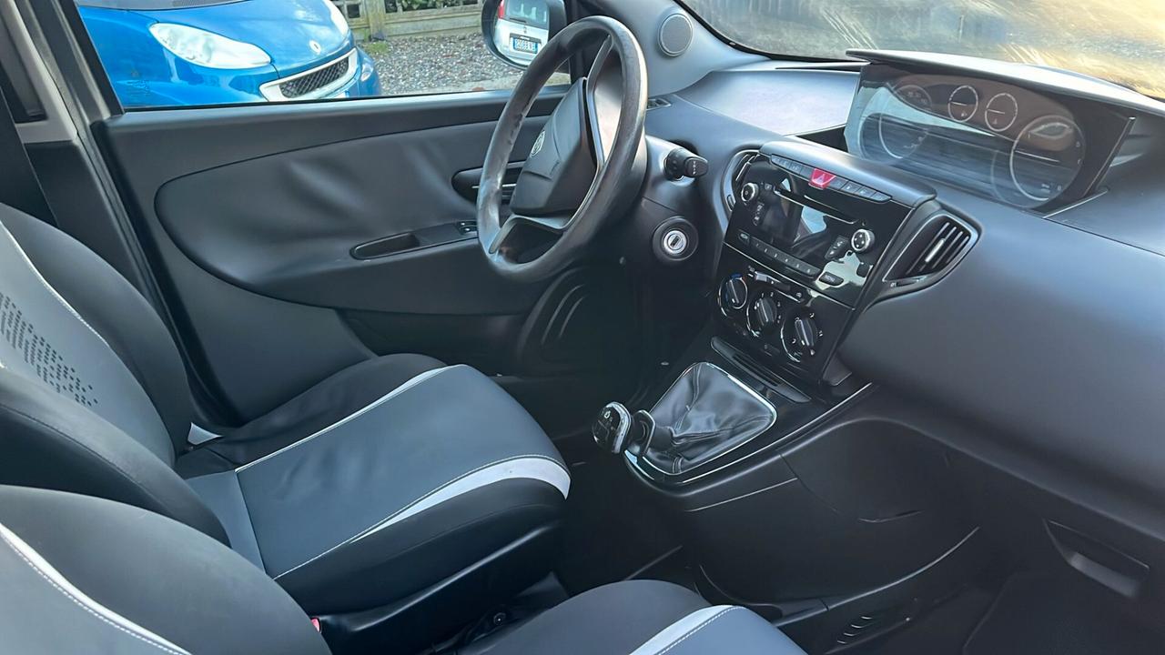 Lancia Ypsilon 1.2 69 CV 5 porte GPL Ecochic Gold