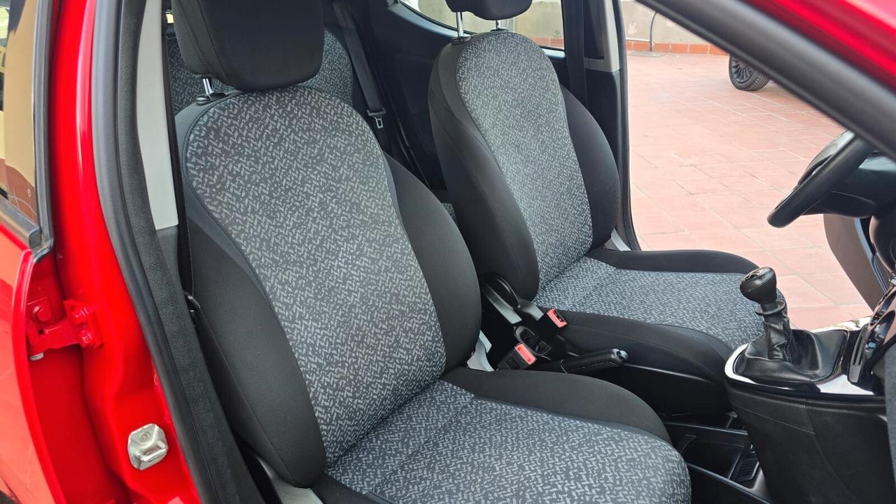 Lancia Ypsilon 1.0 FireFly 5 porte S&S Hybrid Ecochic Silver