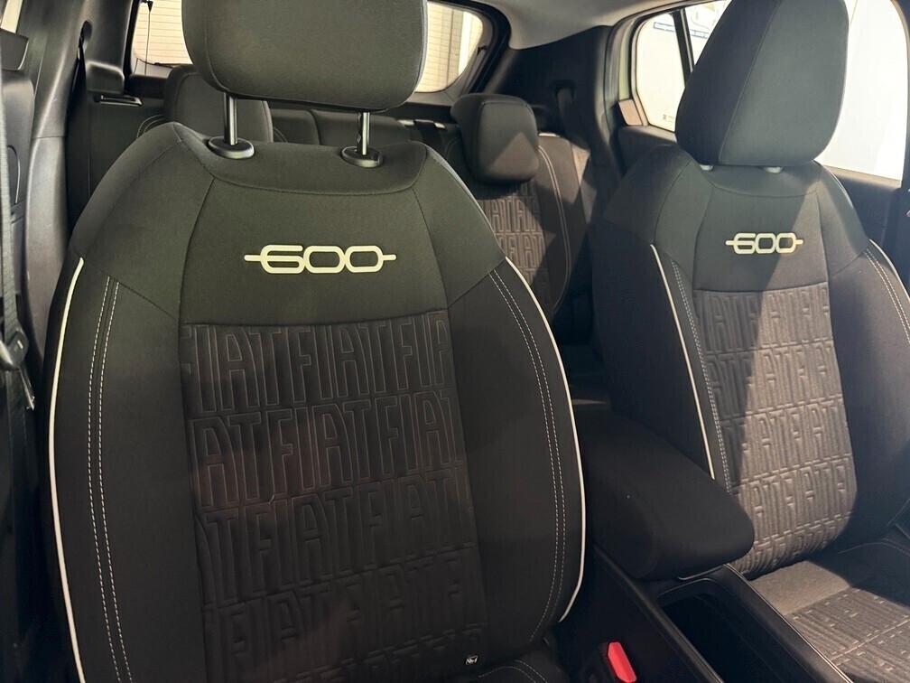 Fiat 600 1.2 hybrid 145cv auto Led Navi Cam App conn 17"