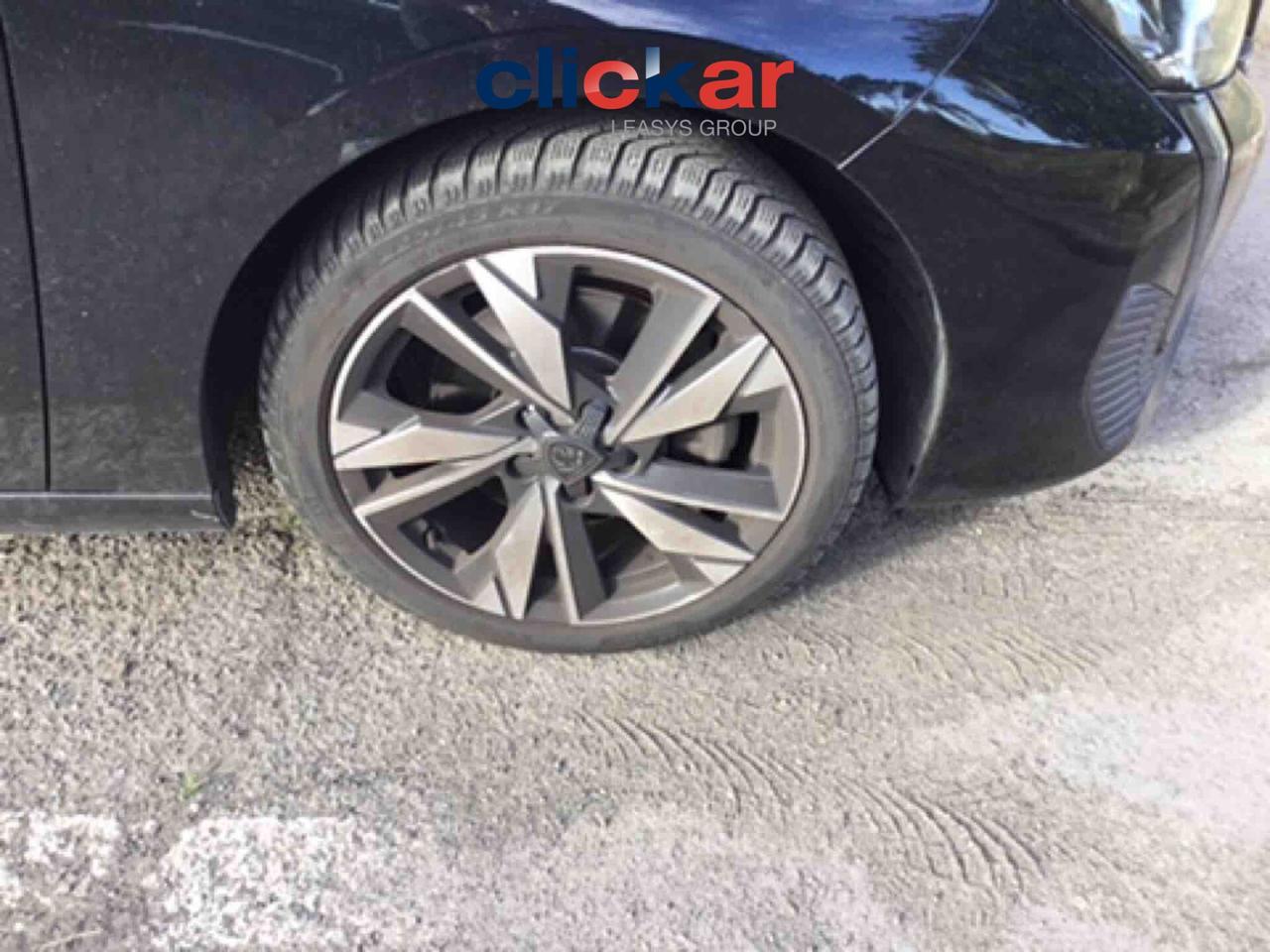 Peugeot 308 1.5 HDi 130CV EAT8 ALLURE NAV+PEL+RCAM+LED+CRUISE