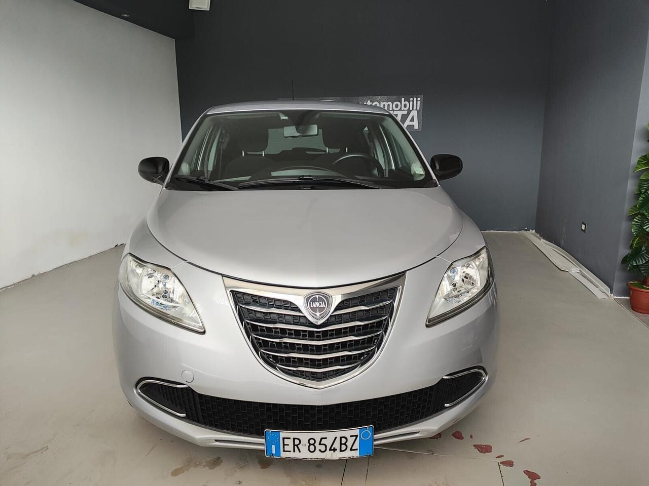 Lancia Ypsilon 1.2 69 CV 5 porte S&S Silver