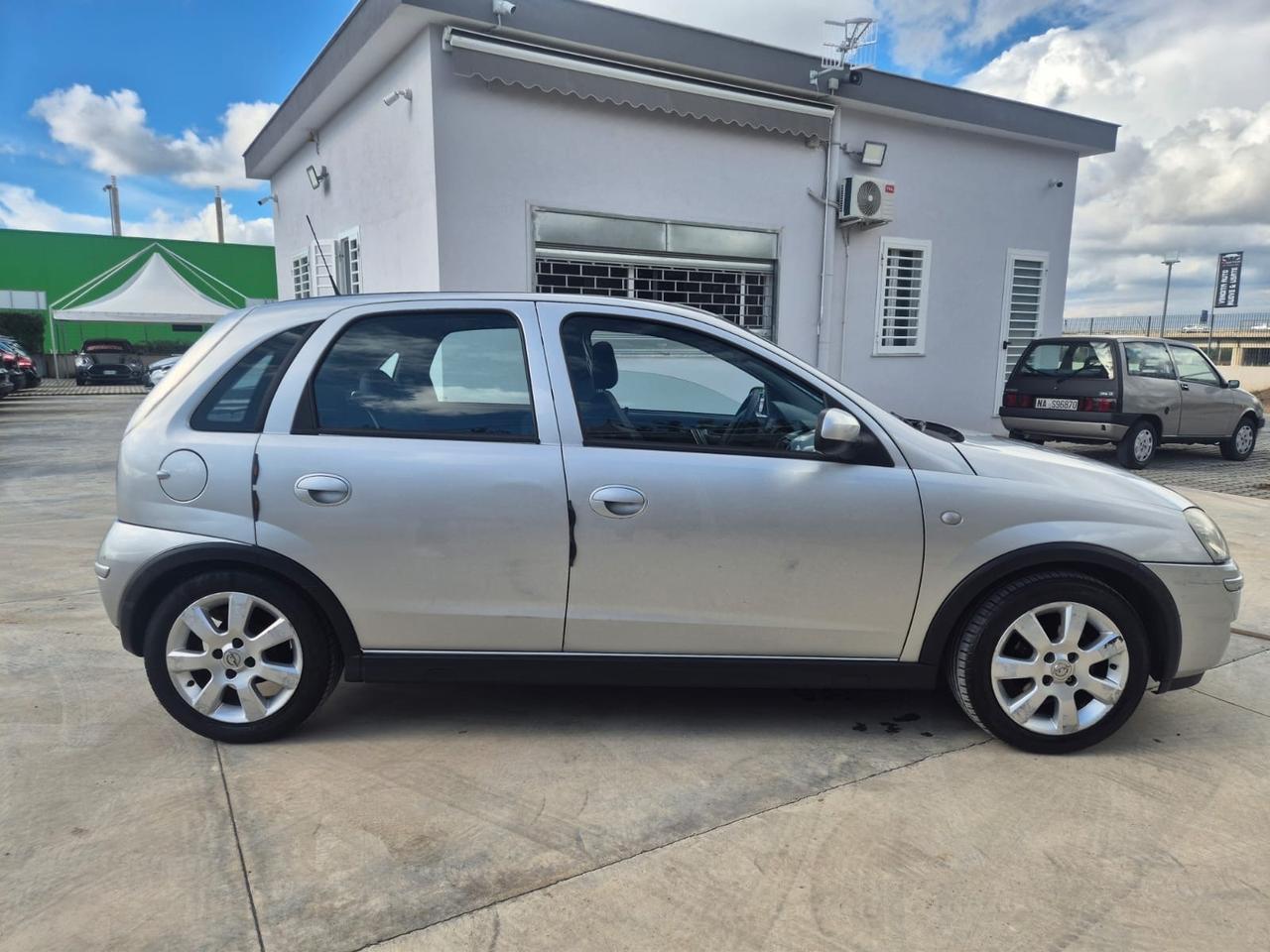 Opel Corsa 1.2 5 porte Cosmo