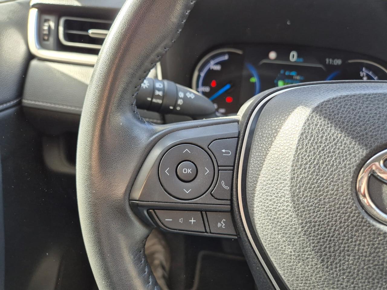 Toyota RAV4 2.5 HV E-CVT 2WD Business