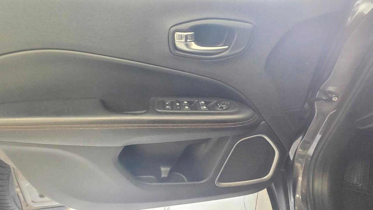 Jeep Compass 1.6 MULTIJET 2WD LIMITED