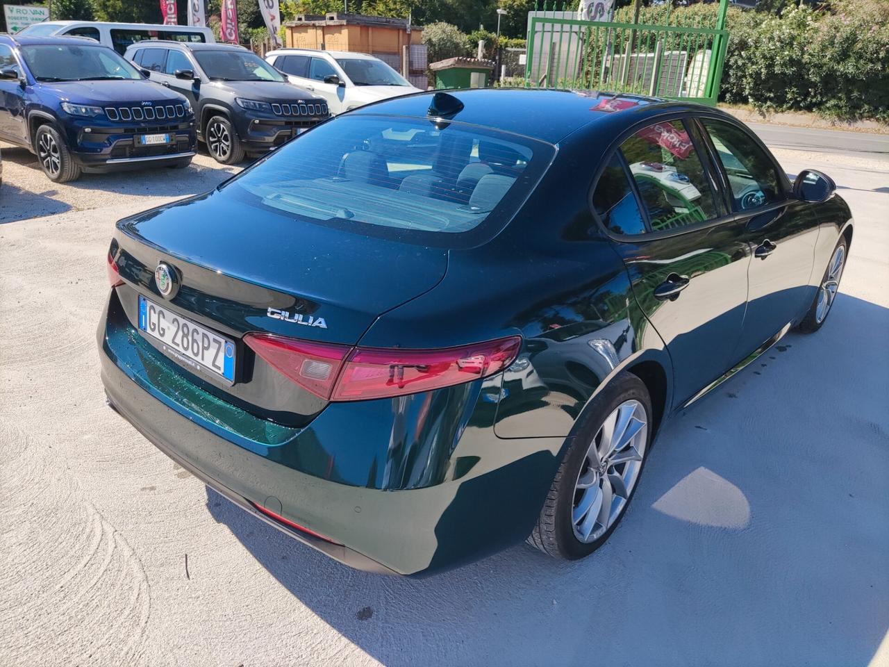 Alfa Romeo Giulia 2.0 Turbo 200 CV AT8 Business