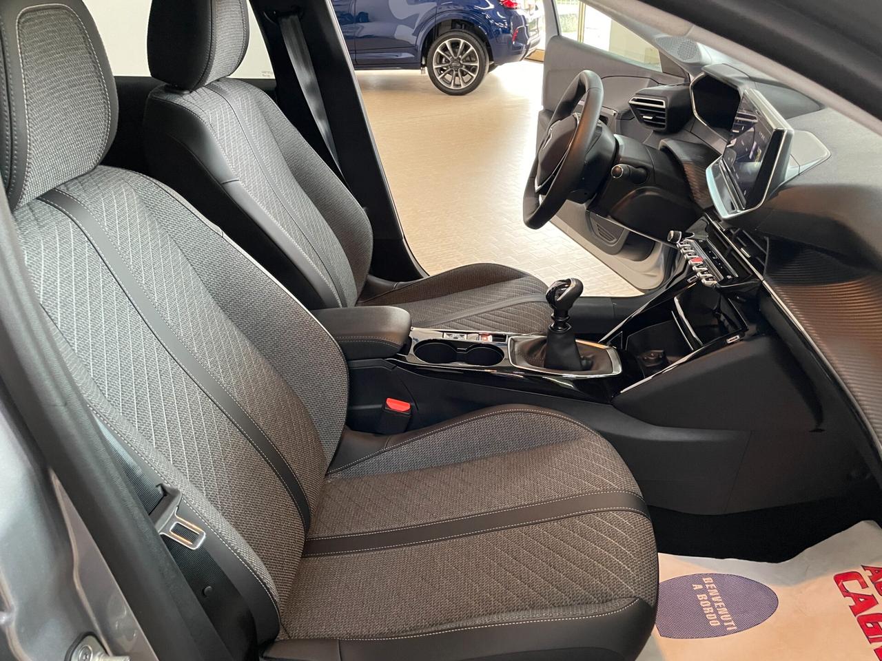 Peugeot 208 PureTech 100cv 5 porte Allure Telecamere navi