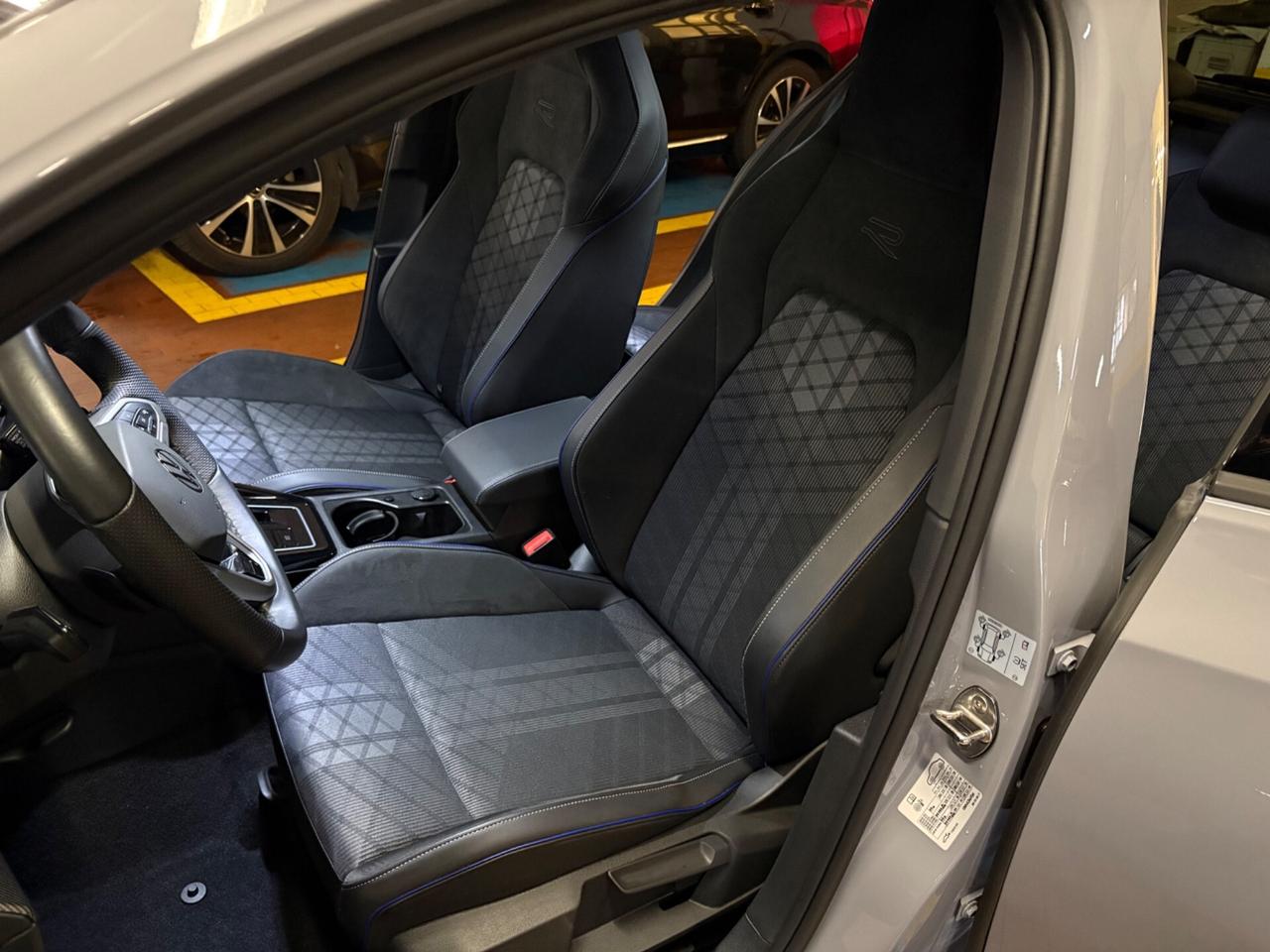 Volkswagen Golf 2.0 TDI 150 CV DSG SCR R-Line