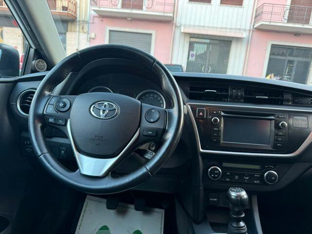 Toyota Auris 1.4 D-4D Lounge