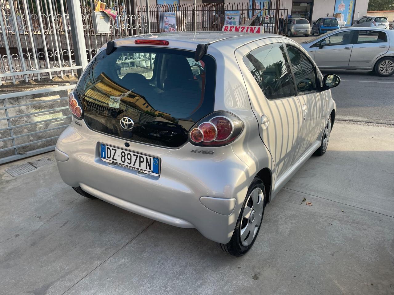 Toyota Aygo 1.0 12V VVT-i 5 porte