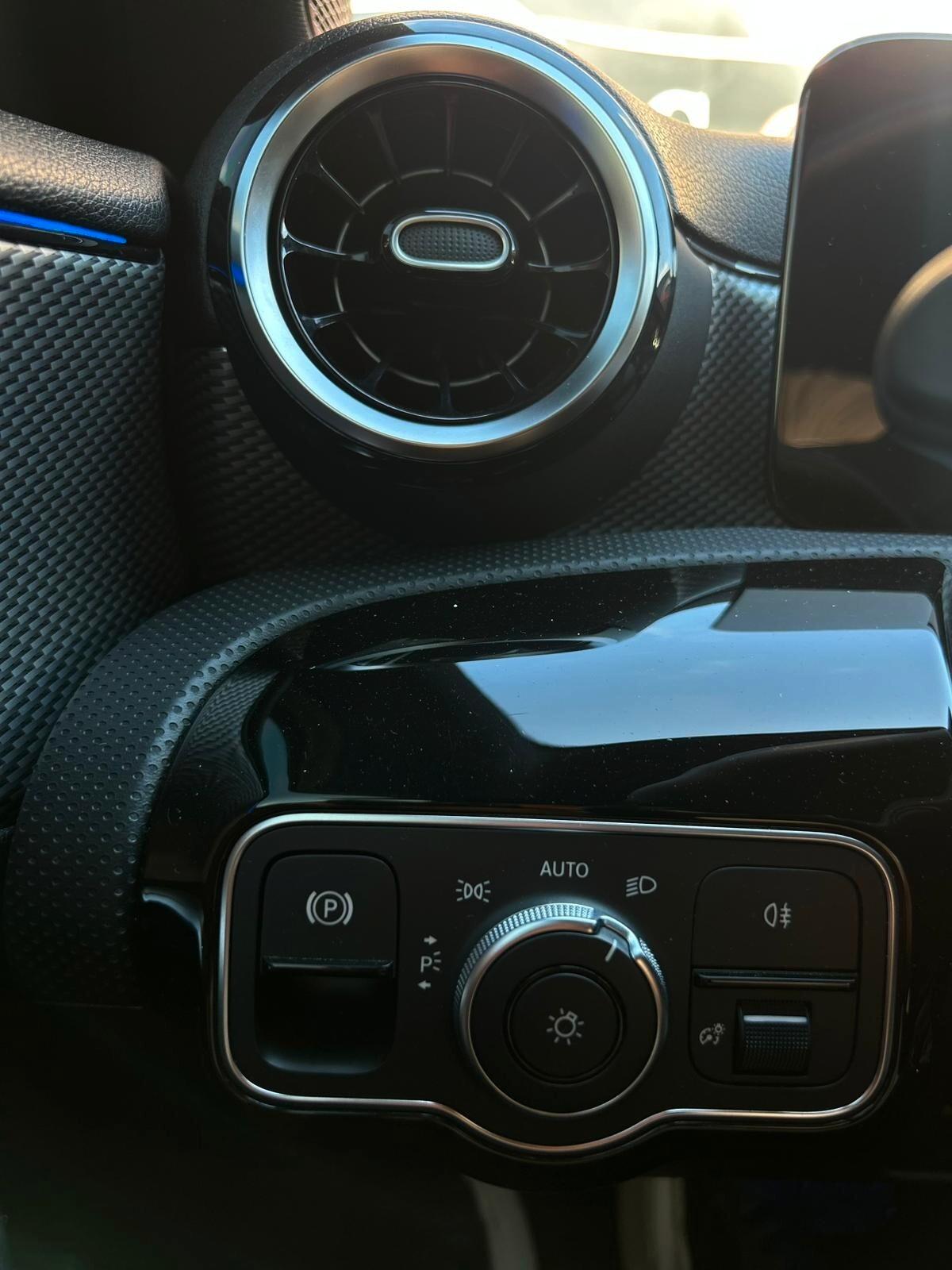 Mercedes-benz classe A 180 1.5 Diesel 115 cv d Automatic Premium Sedan