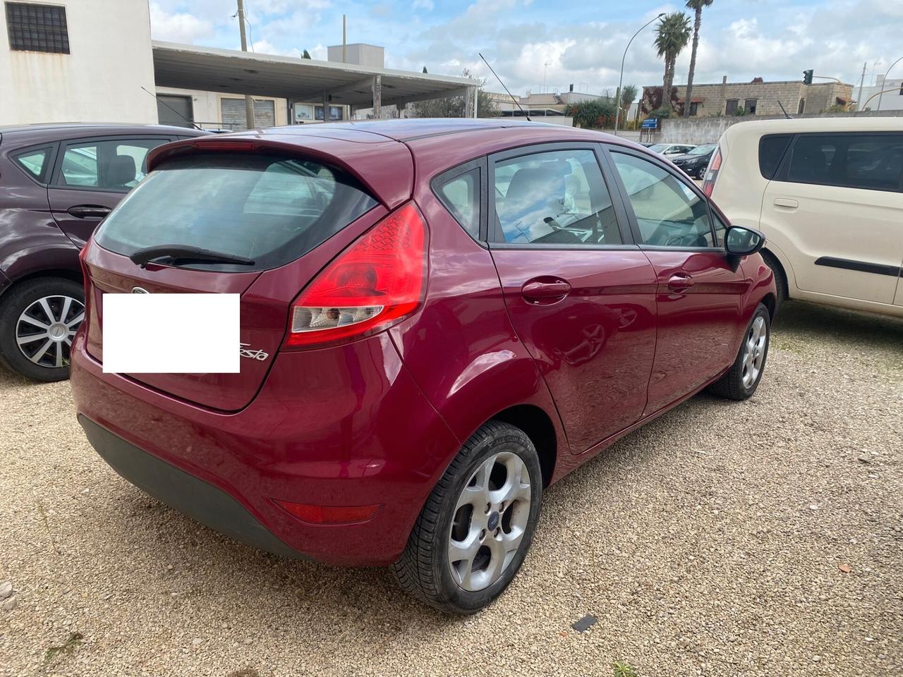 Ford Fiesta 1.4 TDCi 70CV 5 porte Titanium