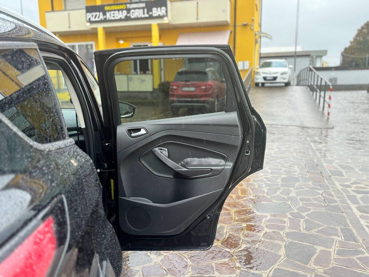 Ford Kuga 2.0 tdci Business s&s 2wd 120cv powershift my19.25