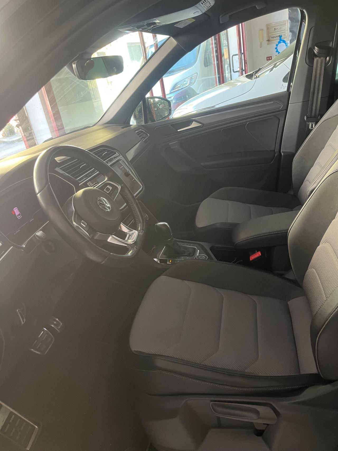 Volkswagen Tiguan 2.0 TDI SCR DSG 4MOTION Sport BMT