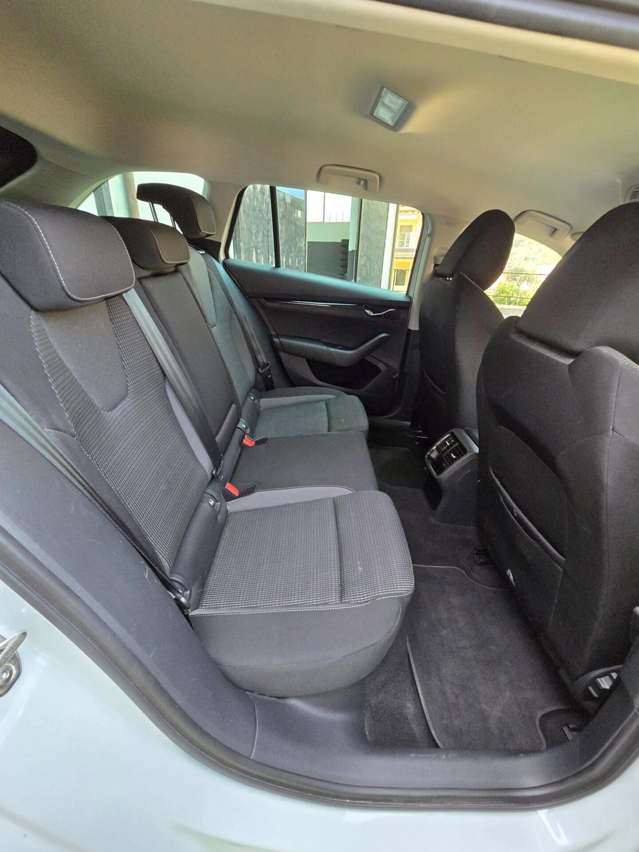 Skoda Octavia 2.0TDI 150CV DSG Executive -2021