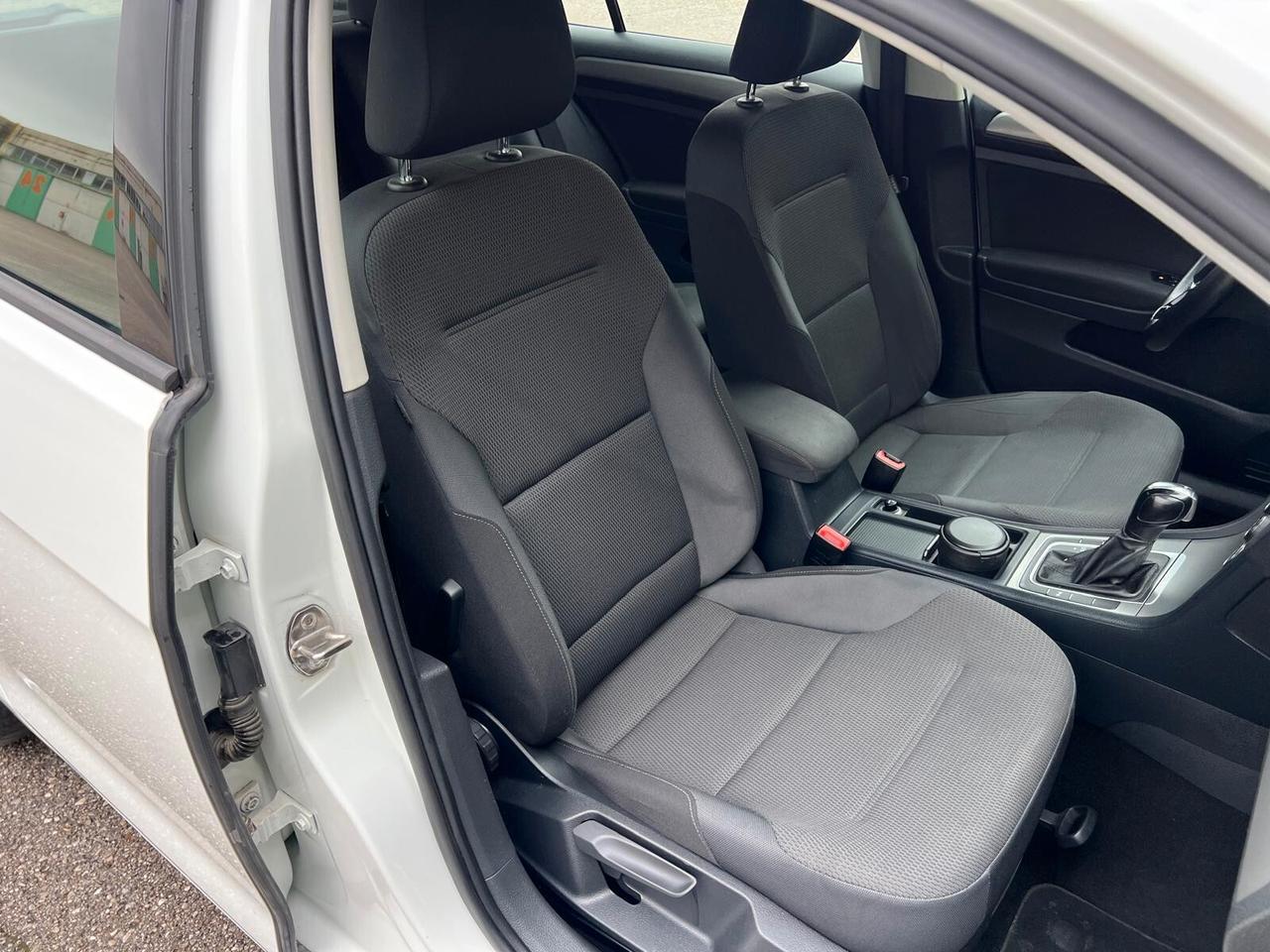 Volkswagen Golf 1.6 TDI DSG 5p. PER NEOPATENTATI CAMBIO AUTOMATICO