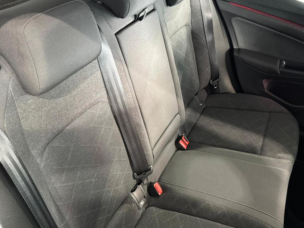 Volkswagen Golf 1.0 eTSI EVO DSG Life